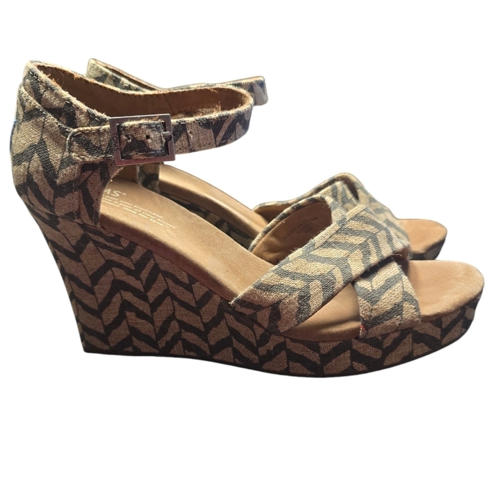 TOMS Sienna Wedge Sandals Sz 9 Burlap Chevron Brown Grey Tan - Picture 6 of 9